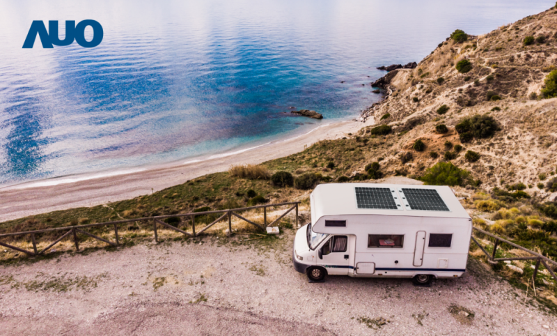 「可撓輕量化太陽光電板SunCurva」使用輕量特殊耐候型複合板取代傳統太陽能板的玻璃前板，不僅降低70%重量，每米平方僅3Kg；具有抗衝擊性能及通過電磁相容性測試，可應用於交通運輸工具，如露營車、遊艇等